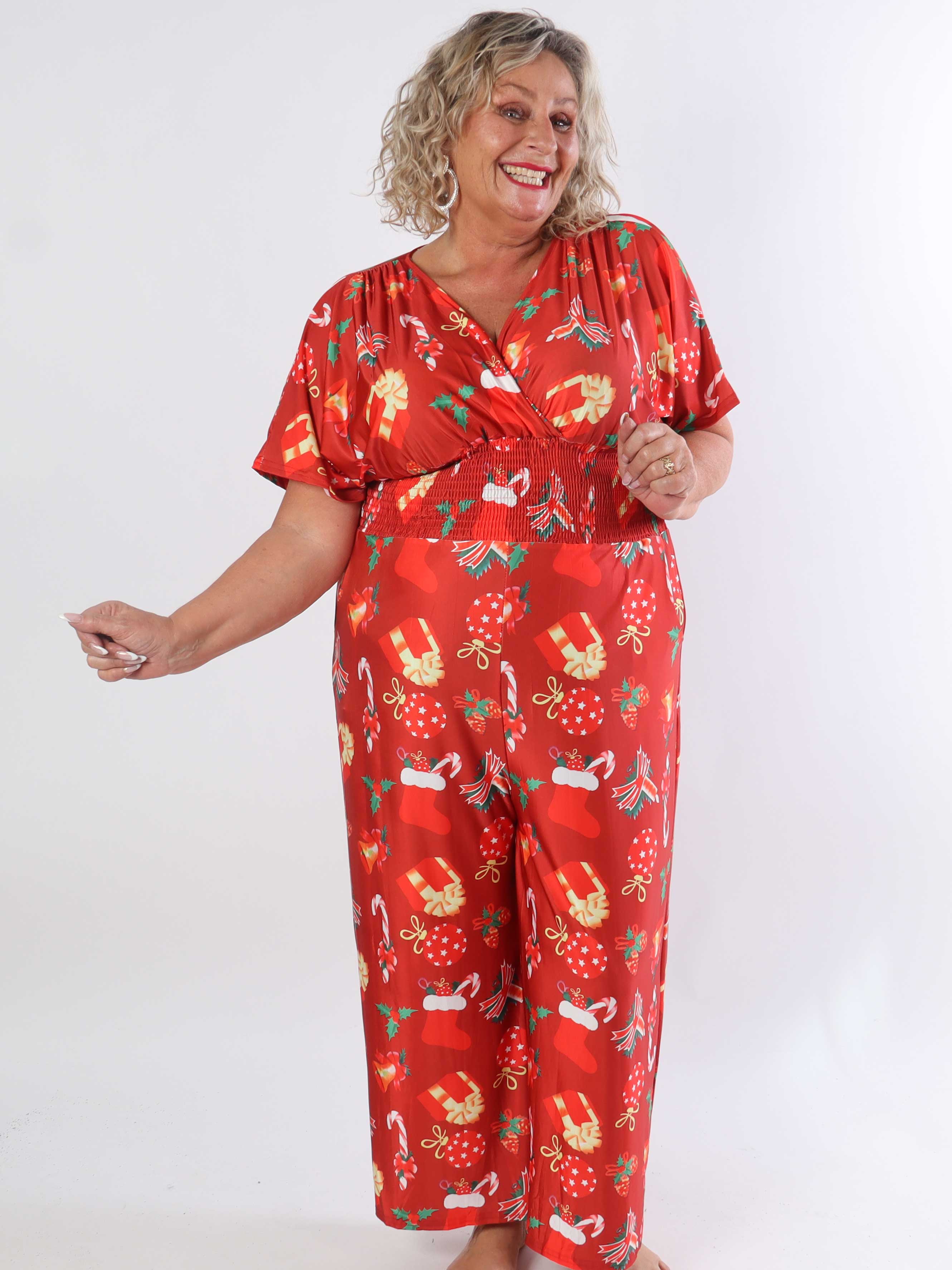 Pams Holiday Jumpsuit - Elastisk plus size buksedragt med julemotiver